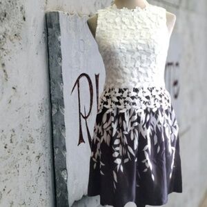 UNTWINE IT Black and White Embroidery Lace dress Size Small NWT